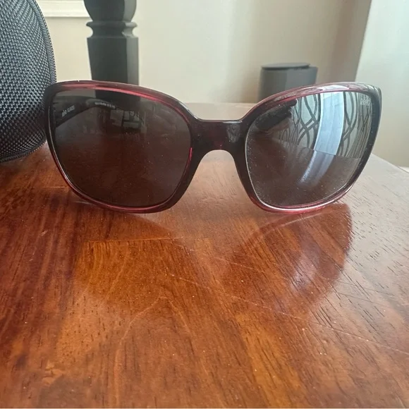 Revo Maroon and Black Polarized Fairway Sunglasses Never worn - Picture 2 of 4